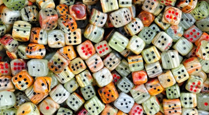 Bunte Würfel Ansammlung