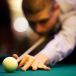 Snooker Spieler Nahaufnahme Anstoß weiße Kugel