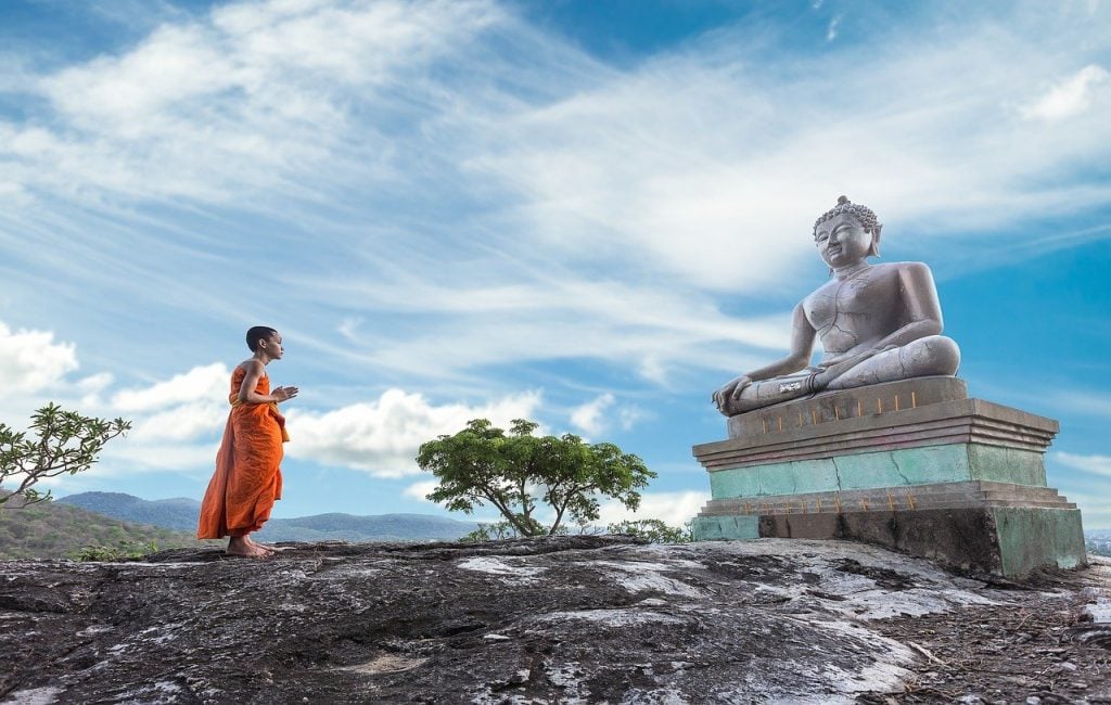 Buddhistischer Mönch Buddha Statue