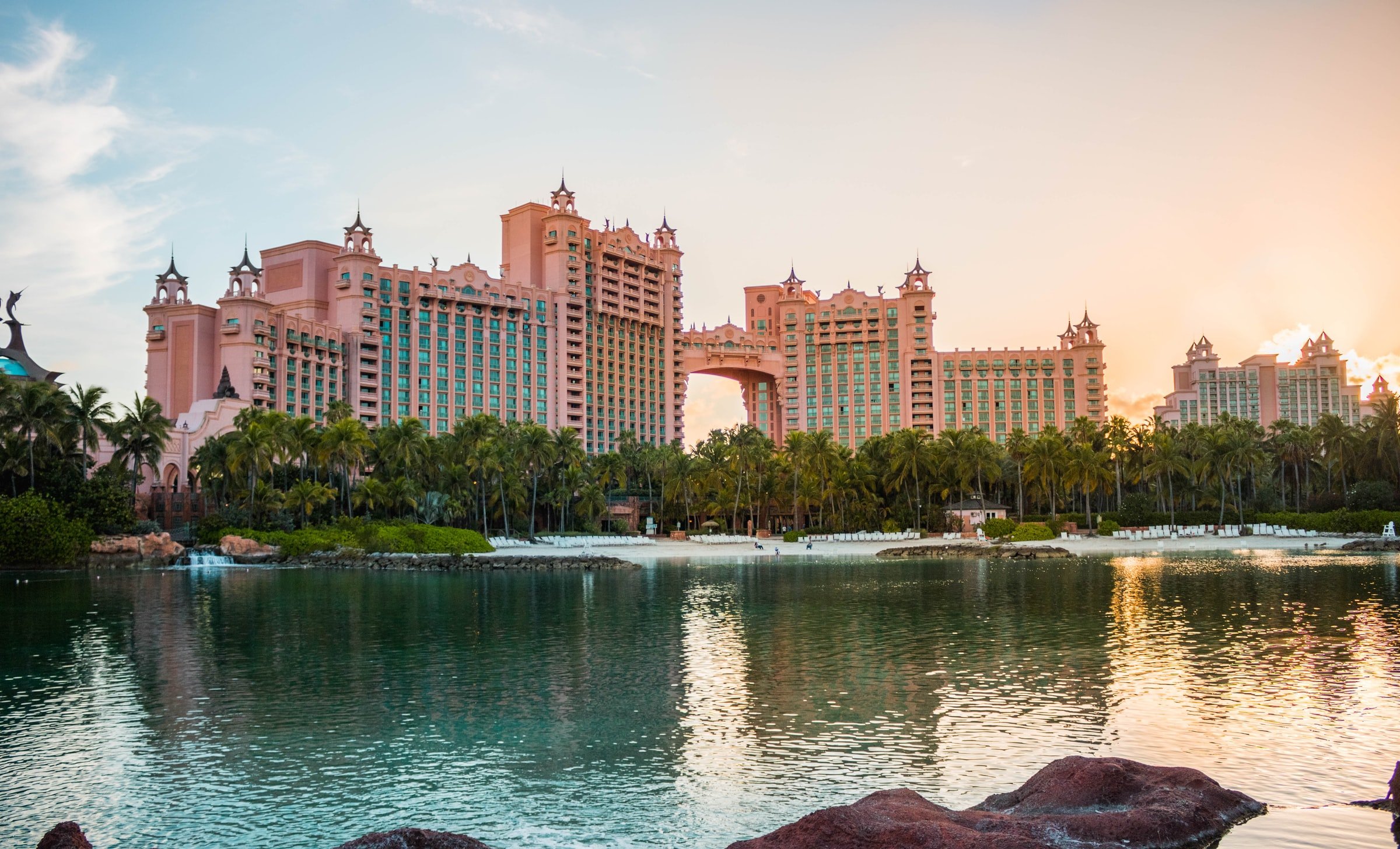 Glücksspiel auf den Bahamas: Das Atlantis Hotel und Casino bietet Karibik Flair satt.
