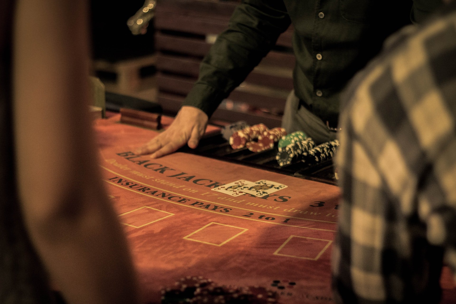 Blackjack-Tisch im Casino.