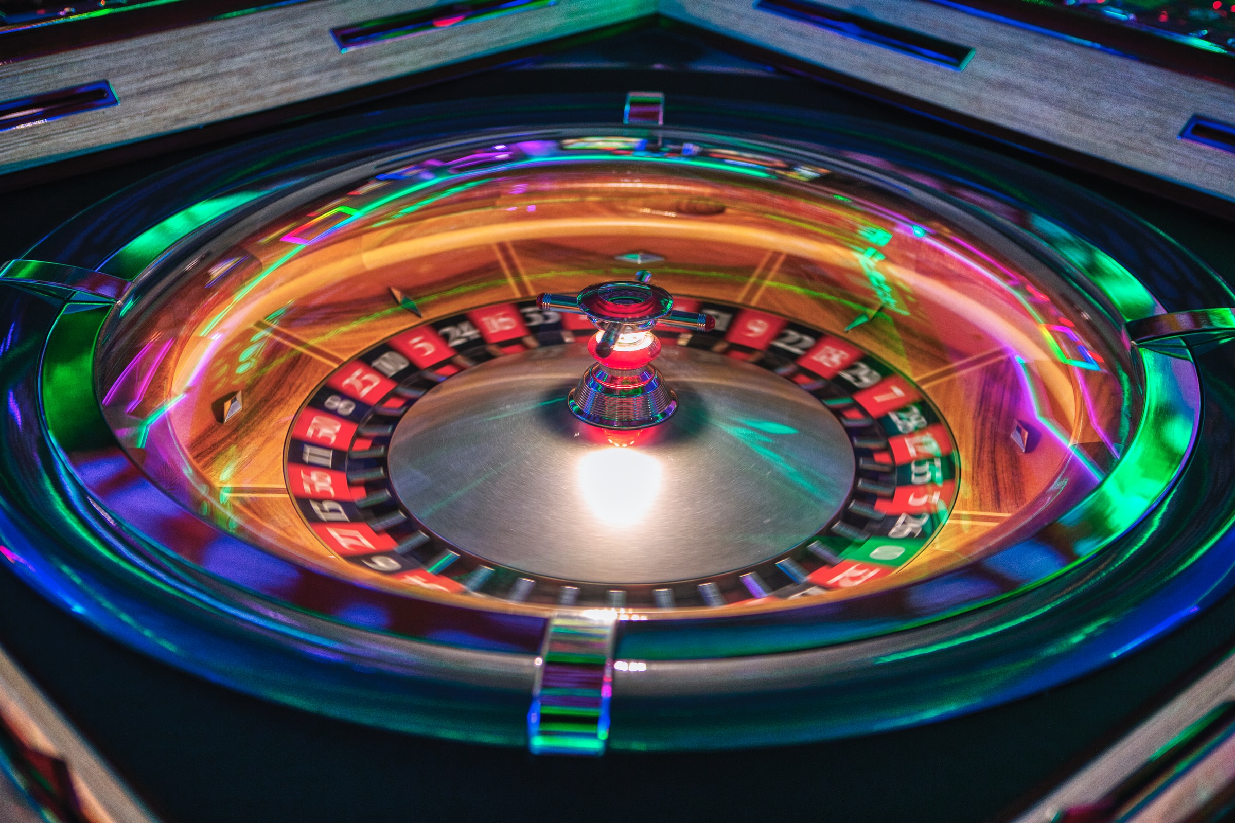 Ein Auto-Roulettekessel im Casino.
