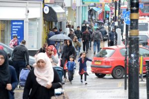 Das Bild zeigt eine Straße in Newham.