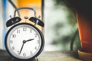 Das Bild zeigt eine Uhr.