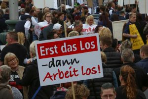 Plakat der Demonstranten.