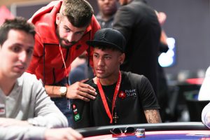 Gerard Piqué und Neymar beim Pokern