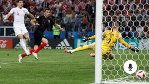 Mario Mandžuki? trifft gegen Jordan Pickford