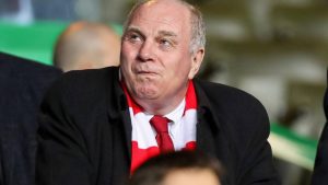 München Präsident Uli Hoeneß kritisiert den DFB