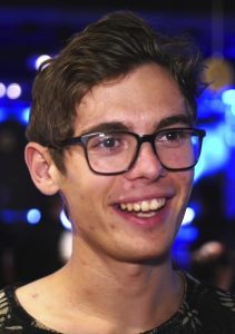 Fedor Holz mit Brille