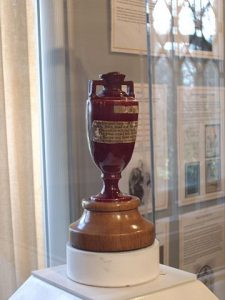 Cricket, The Ashes, Pokal