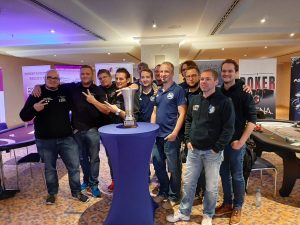 Teams Piranhas Bulldozers und Black Bullets, Pokal