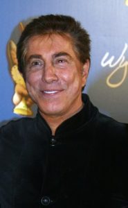 Steve Wynn vor Fotografen