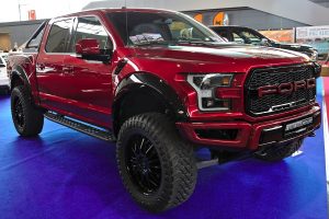 roter Ford F-150)