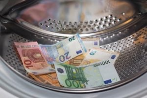 Euroscheine Geldscheine Banknoten Waschmaschine Geldwäsche