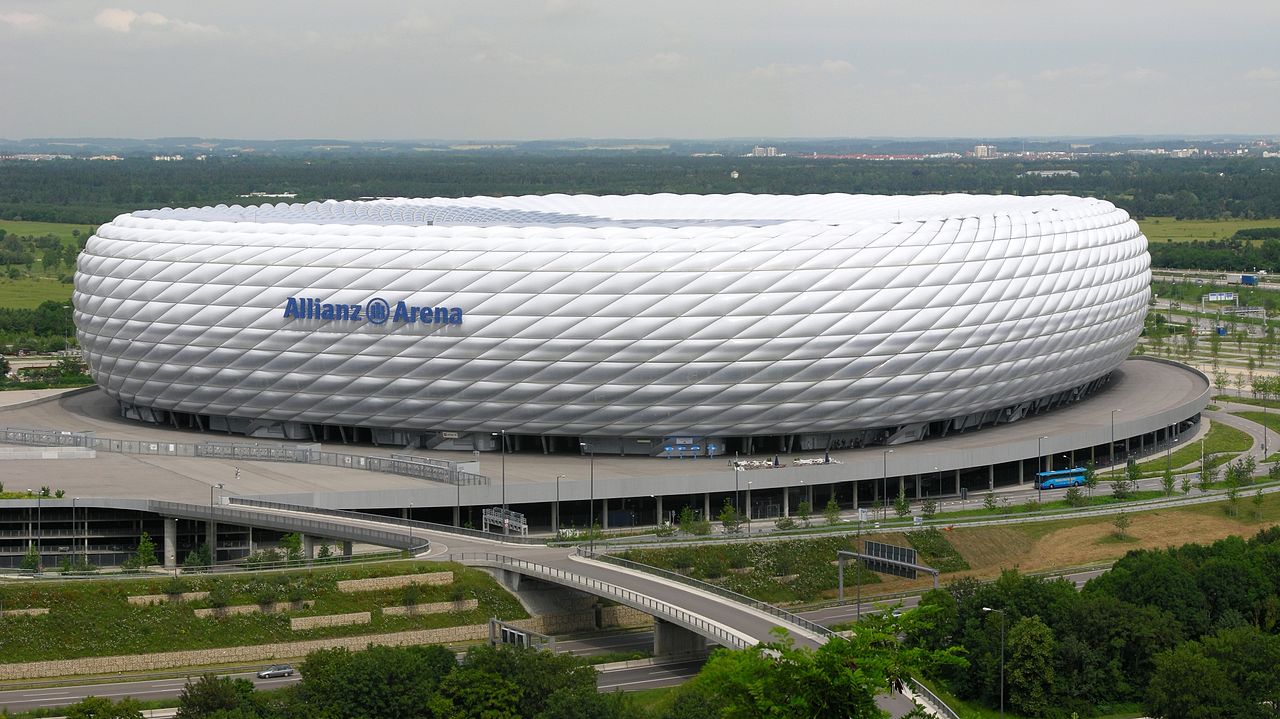 Allianz Arena|Uli Hoeneß|Bayern Logo