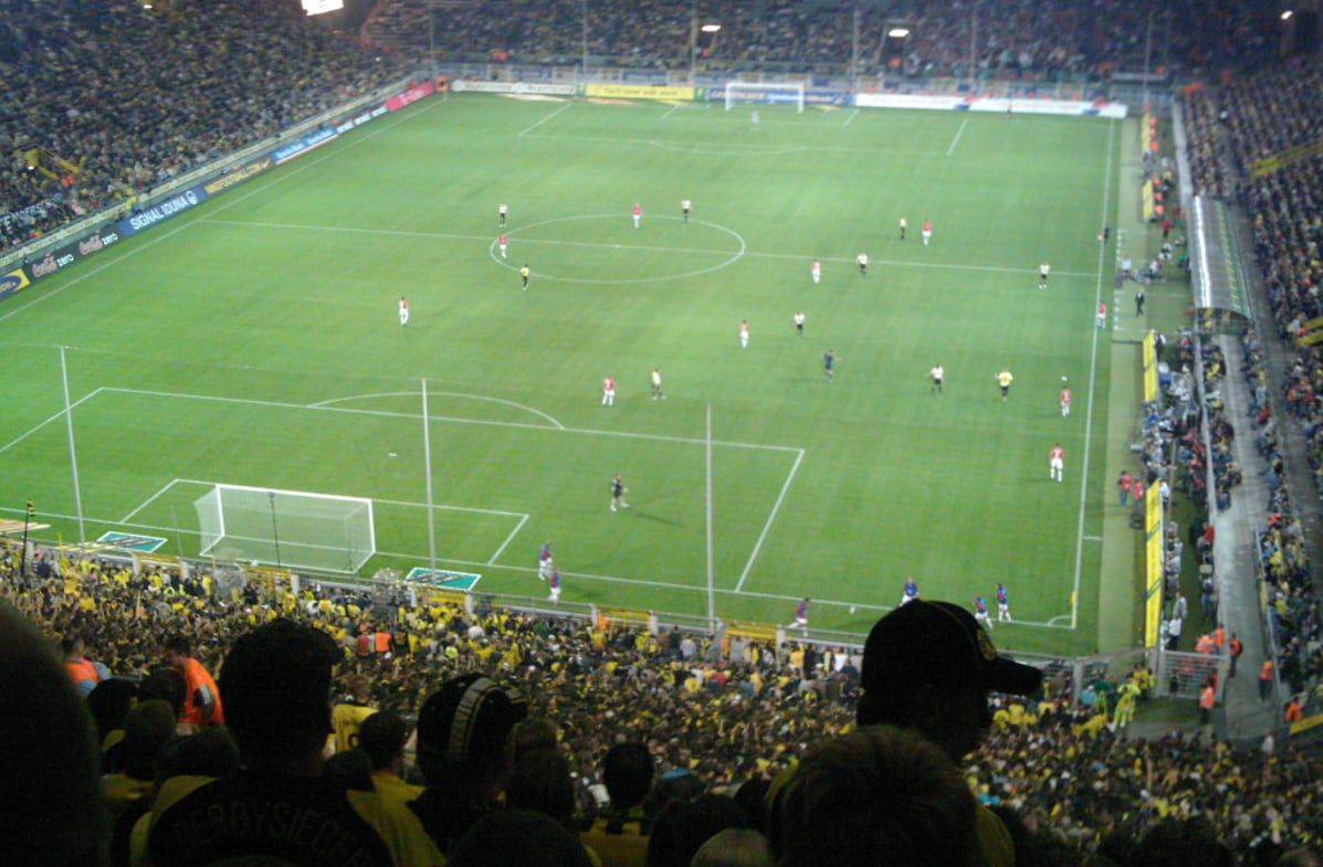 Stadion Dortmund|Stadion Dortmund|Stadion Bremen|HSV-Logo|Marco Reus