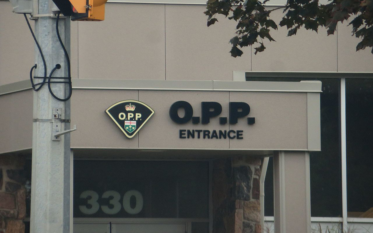 Ontario Provincial Police Eingang|Beliebte Sportarten zählten zum Wettangebot (Bild: Flickr/s.yume) Eishockey