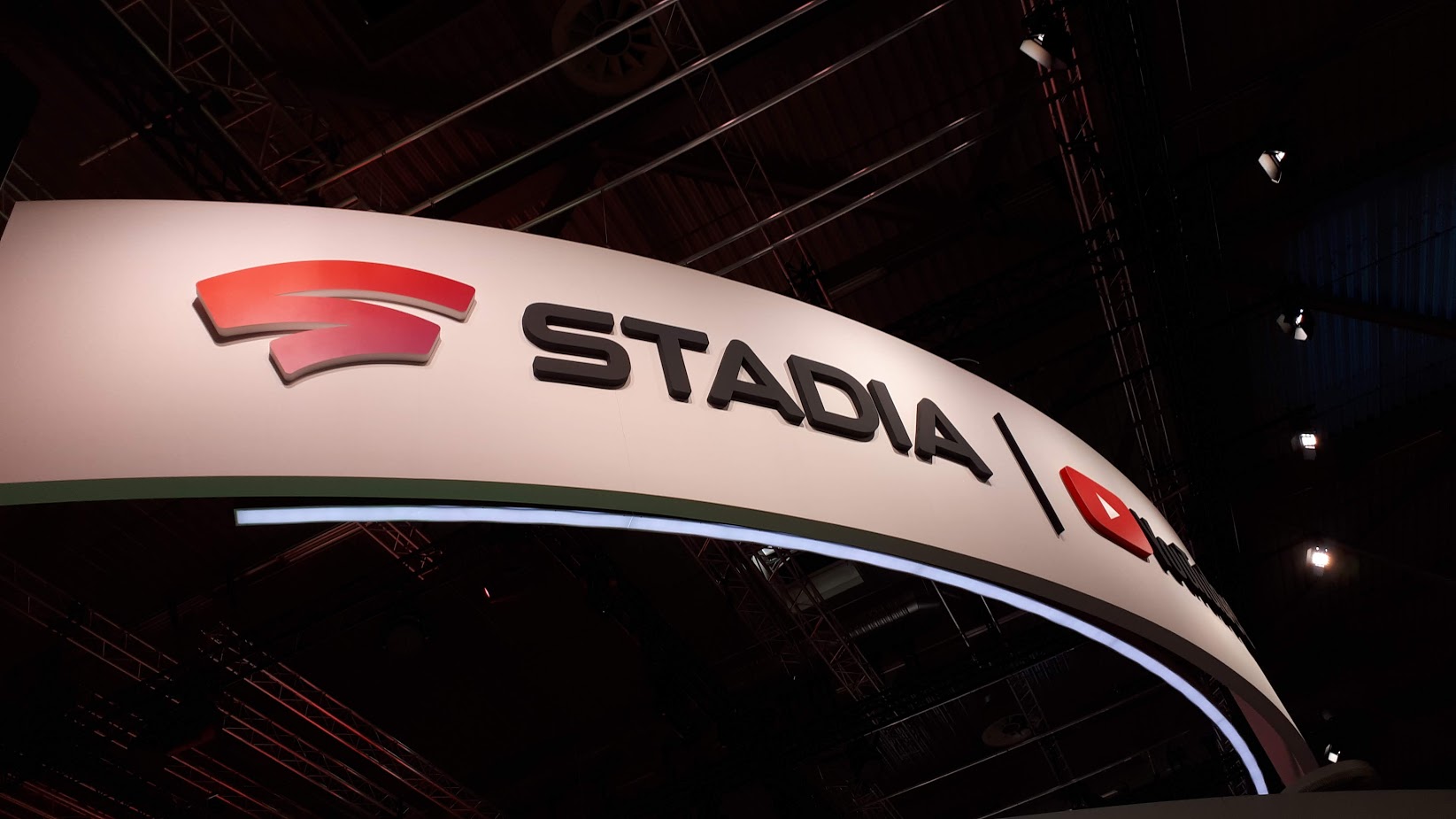 Stadia Logo|Chromecast Adapter|Monitore