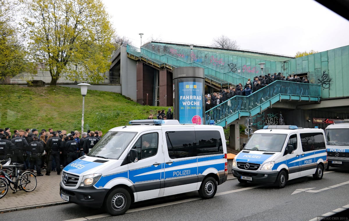 Polizisten Polizeiwagen