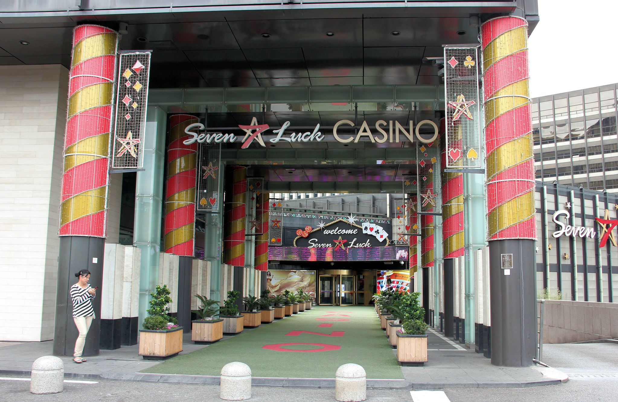 Seven Luck Casino Seoul||Spieler am Roulettetisch