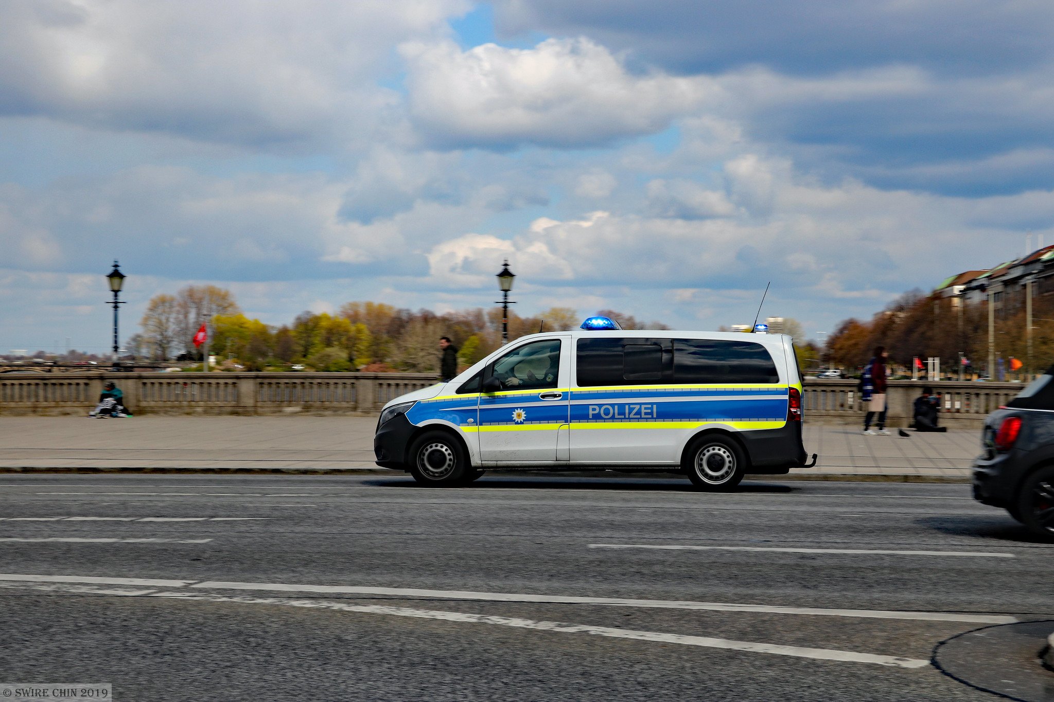 Polizeiauto auf Straße