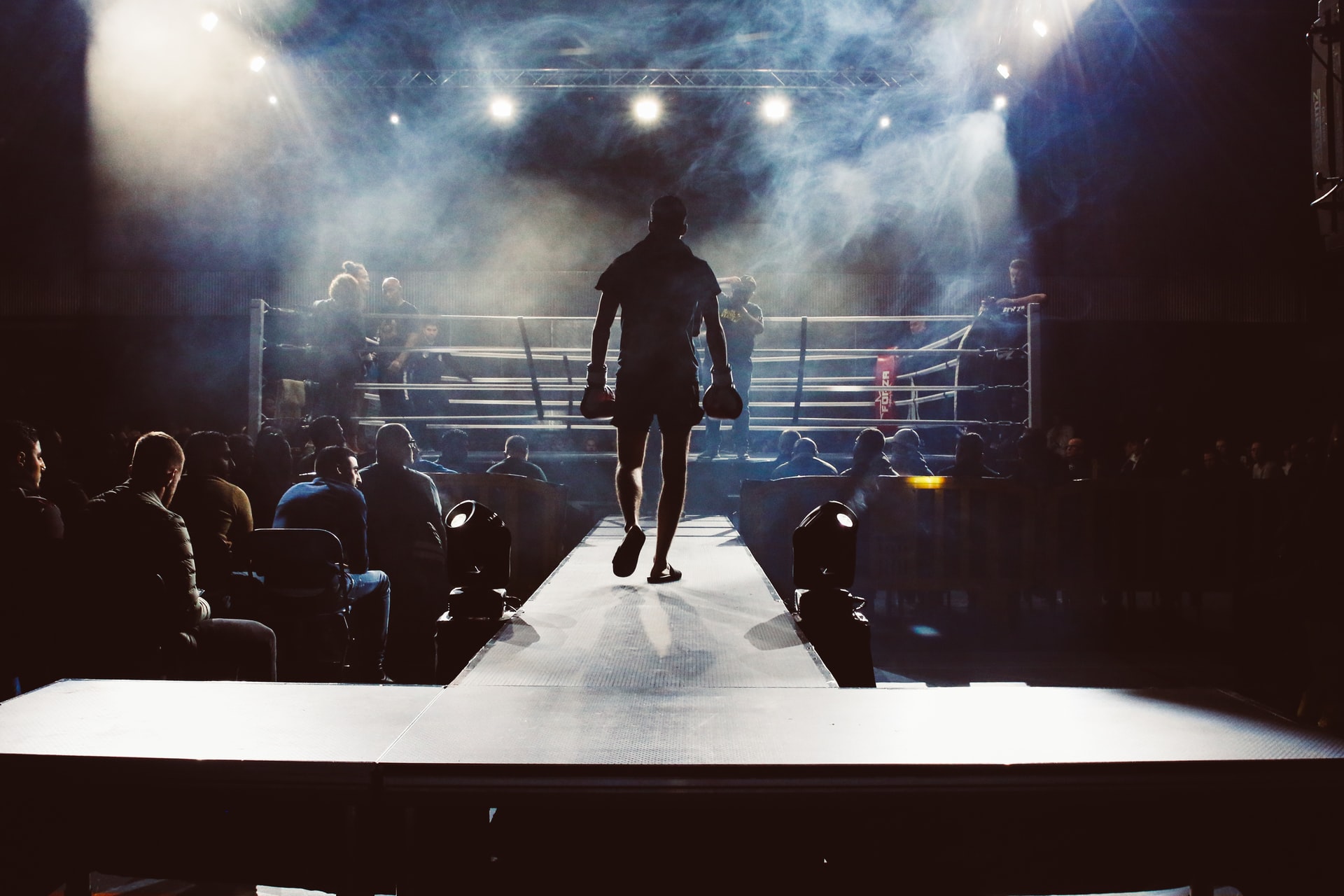 Boxer auf dem Weg in den Ring