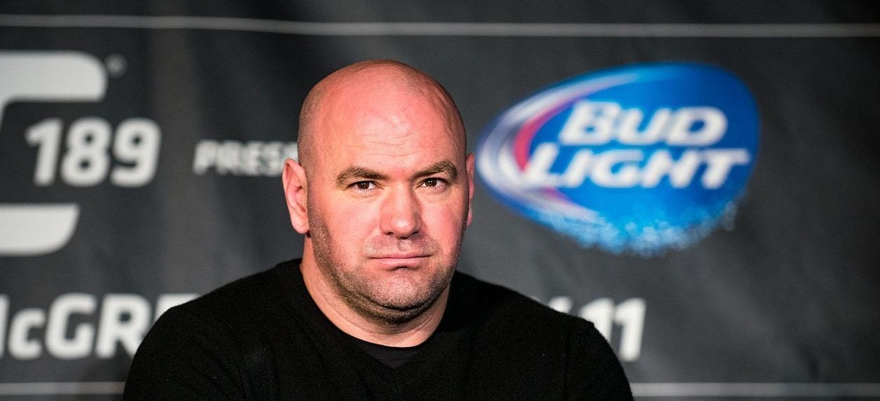 Dana White auf einer Bühne