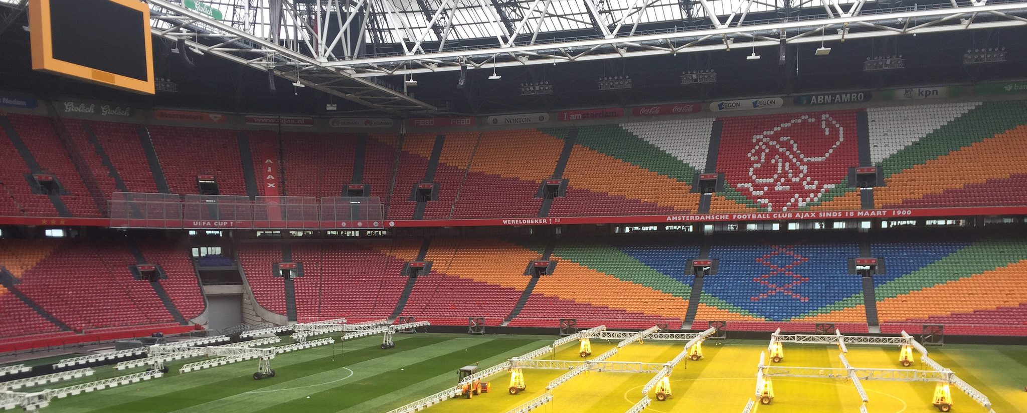 Amsterdam Arena Ränge|Völler Rijkaard Spucke|Flaggen Deutschland Holland|Joachim Löw mit Schal|Amsterdam Arena