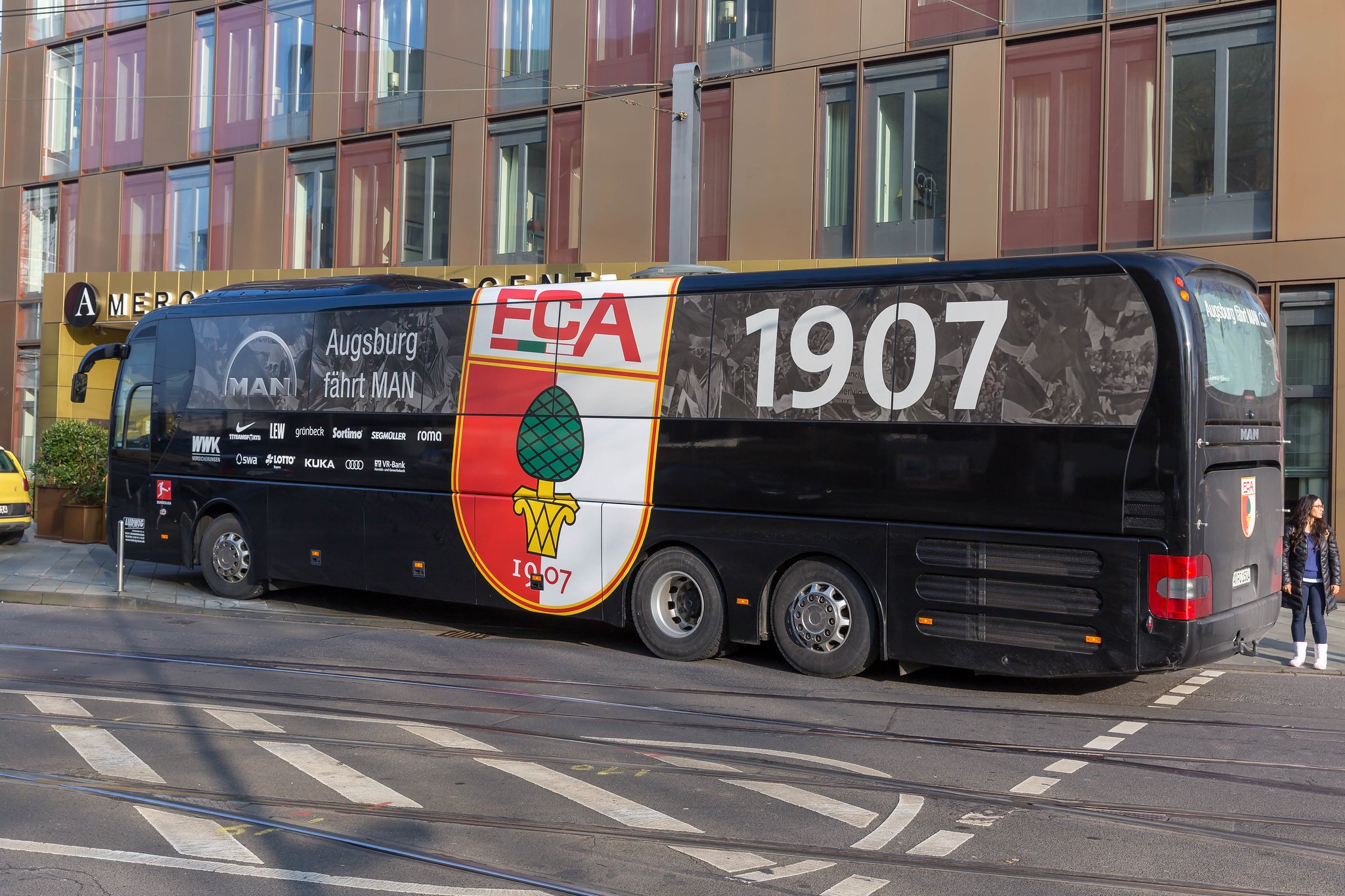 FC Augsburg Teambus