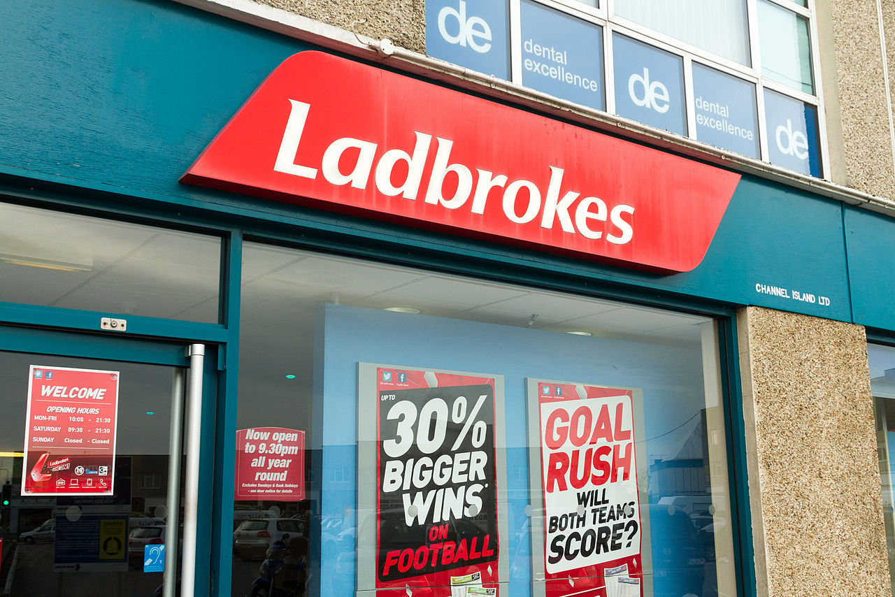 Ladbrokes Wettbuero Front