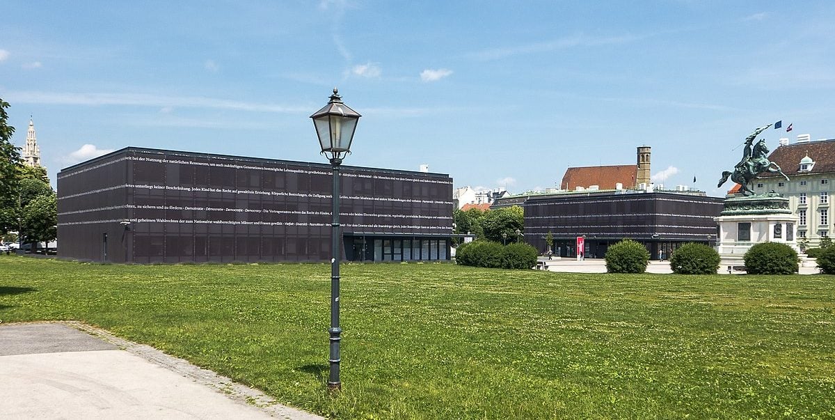 provisorische Parlamentsgebäude am Heldenplatz