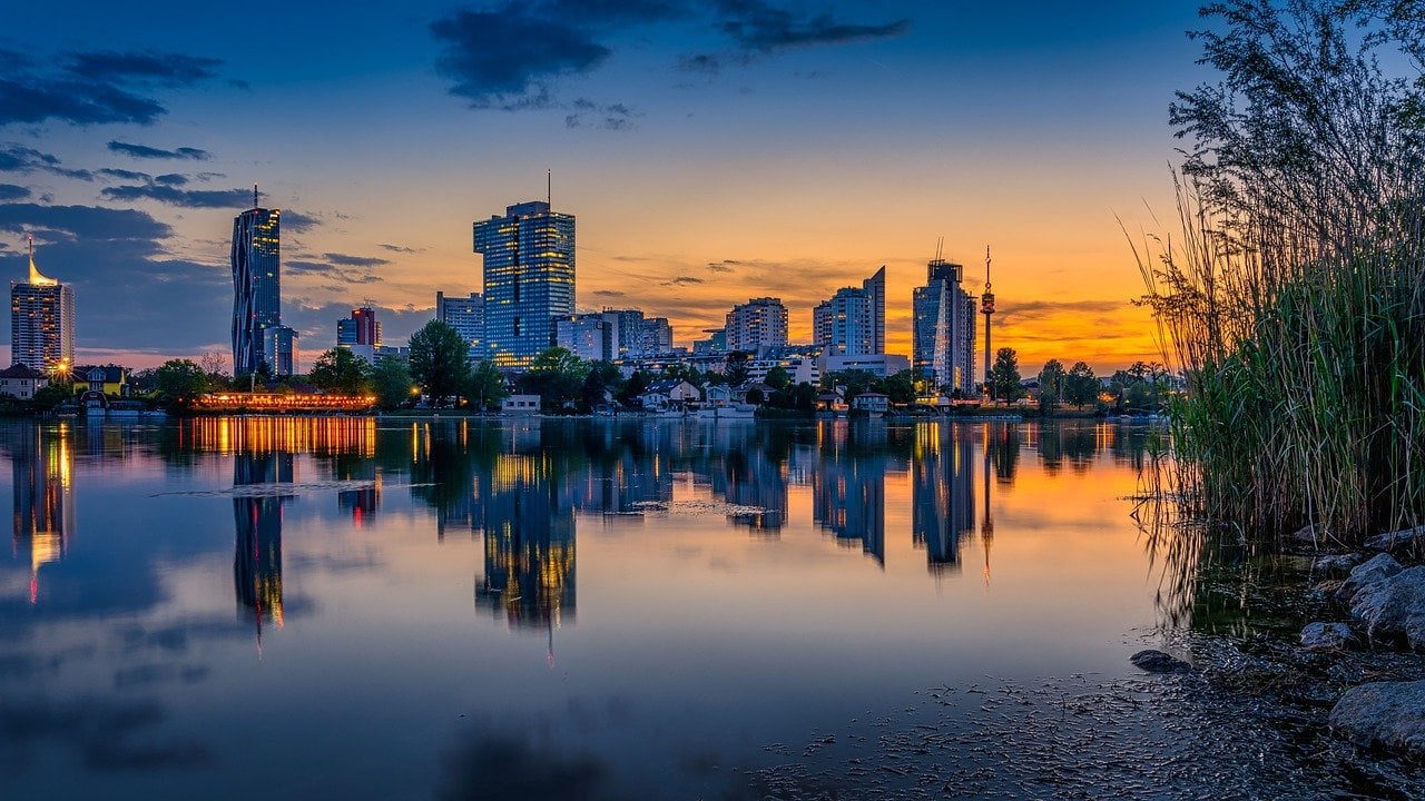 Stadt Wien Fluss Sonnenuntergang Gebäude Panorama