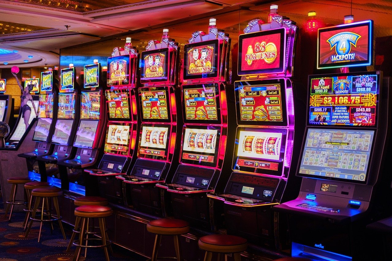 Spielautomaten in einem Casino