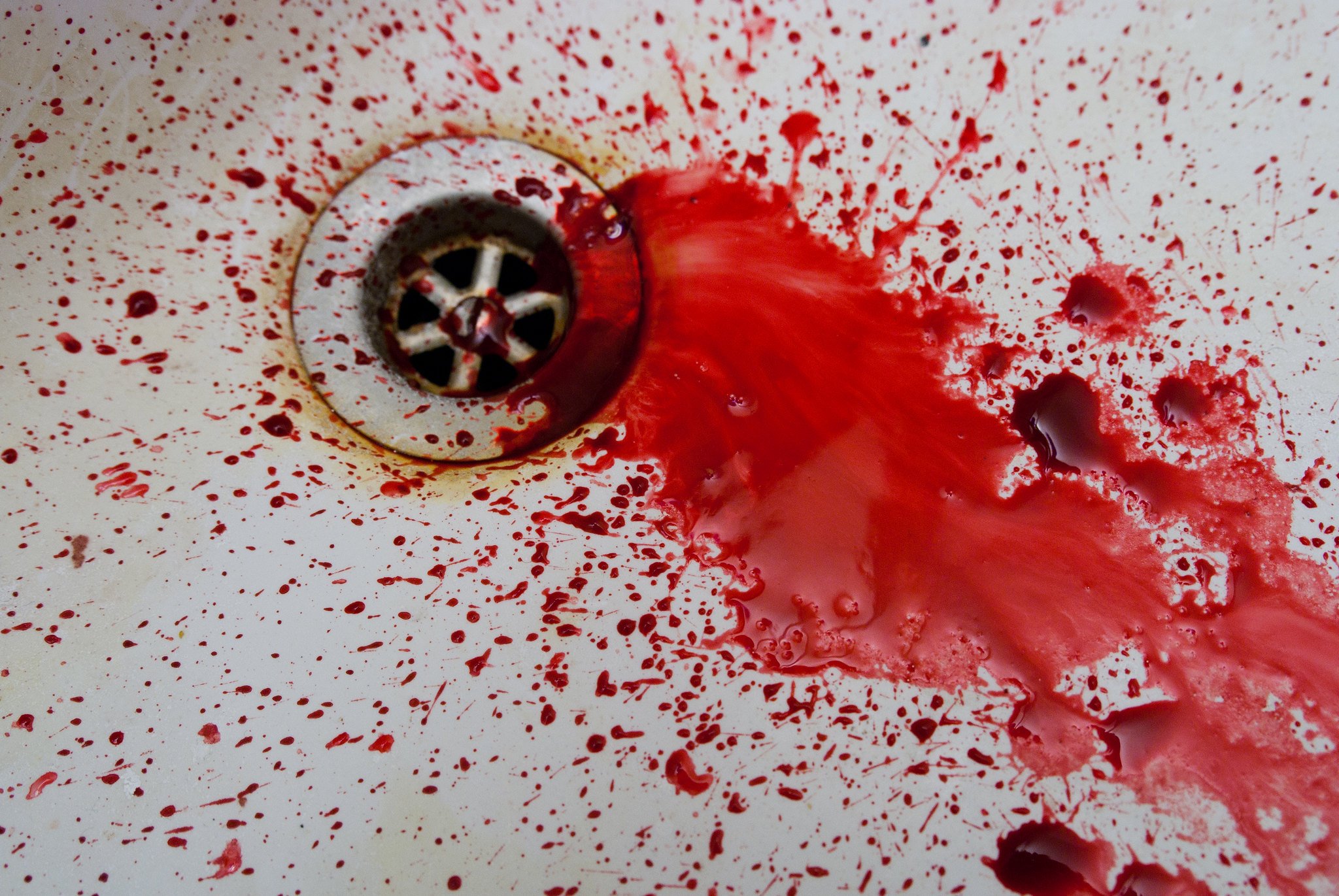 Blut im Waschbecken