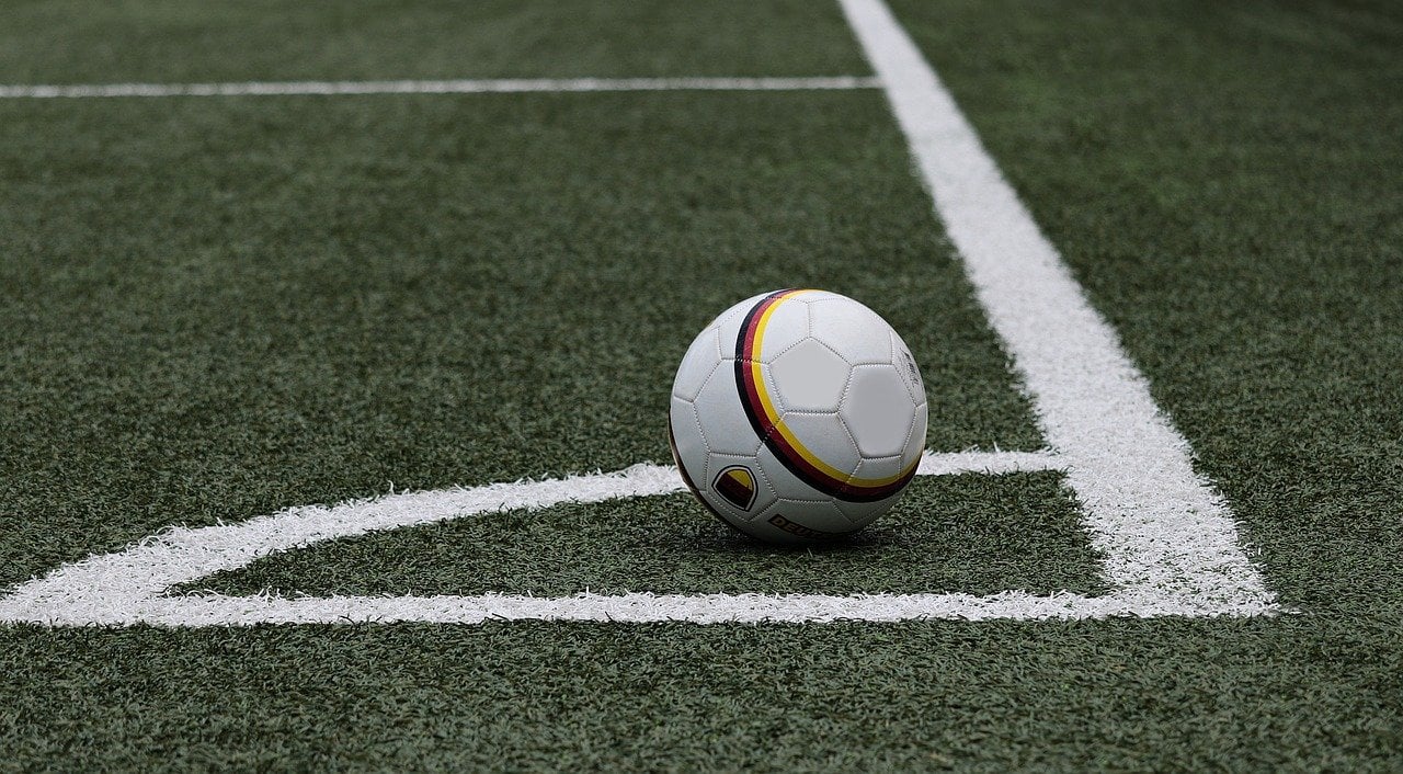 Fußball mit Deutschland-Flagge