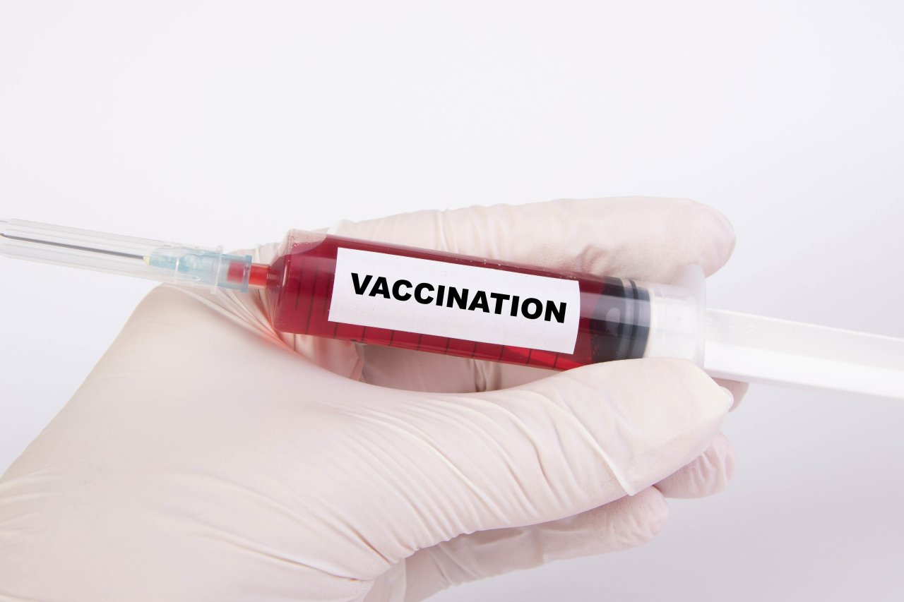 Spritze mit Aufschrift Vaccination