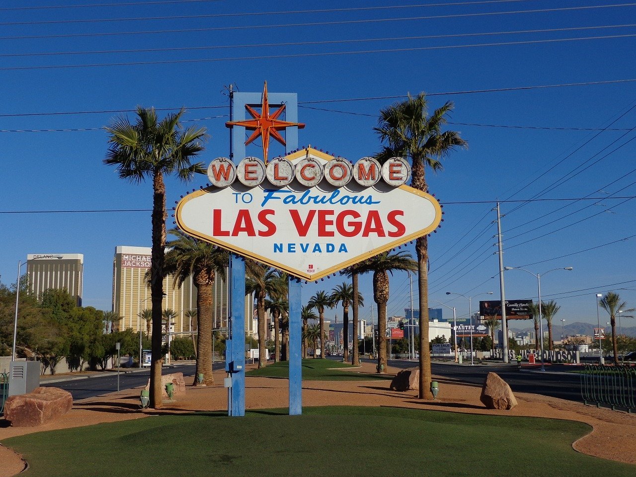 Das Ortszeichen von Las Vegas|Ein salutierender Soldat