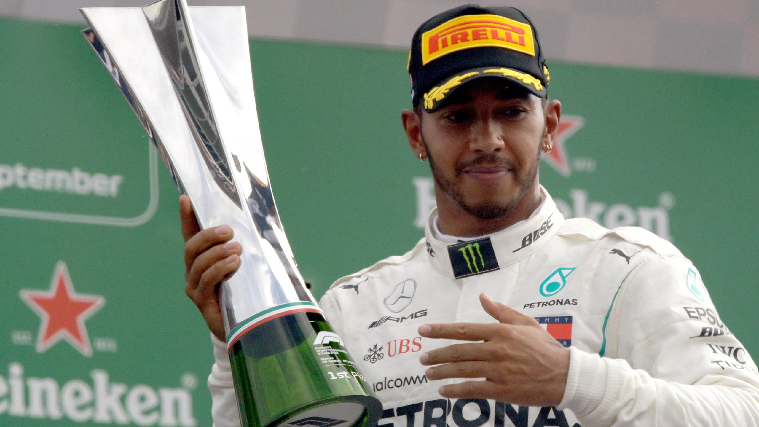 Lewis Hamilton feiert seinen Sieg in Monza|Zwischen Vettel und Hamilton kommt es in der ersten Runde zum Crash|Der Hockenheimring bietet 4.574 km Rennstrecke