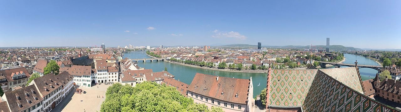 Basel Blick über die Stadt|Pokerspieler am Pokertisch|Tombola Tickets