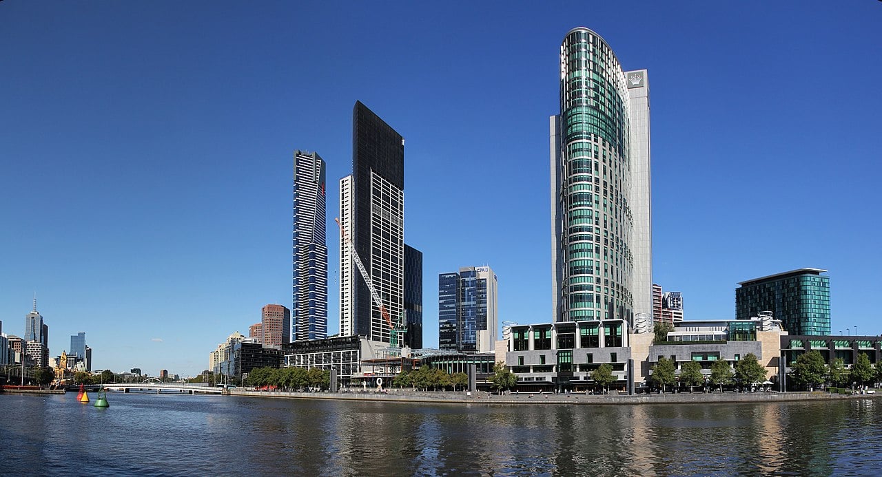 Crown Casino Wasserfront|Crown Casino Leuchtschild