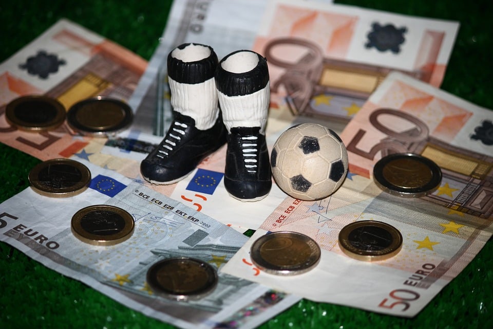 Fußball Geld|Mauricio Pochettino|Callum Hudson-Odoi|Dominic Solanke|Schalke Flagge