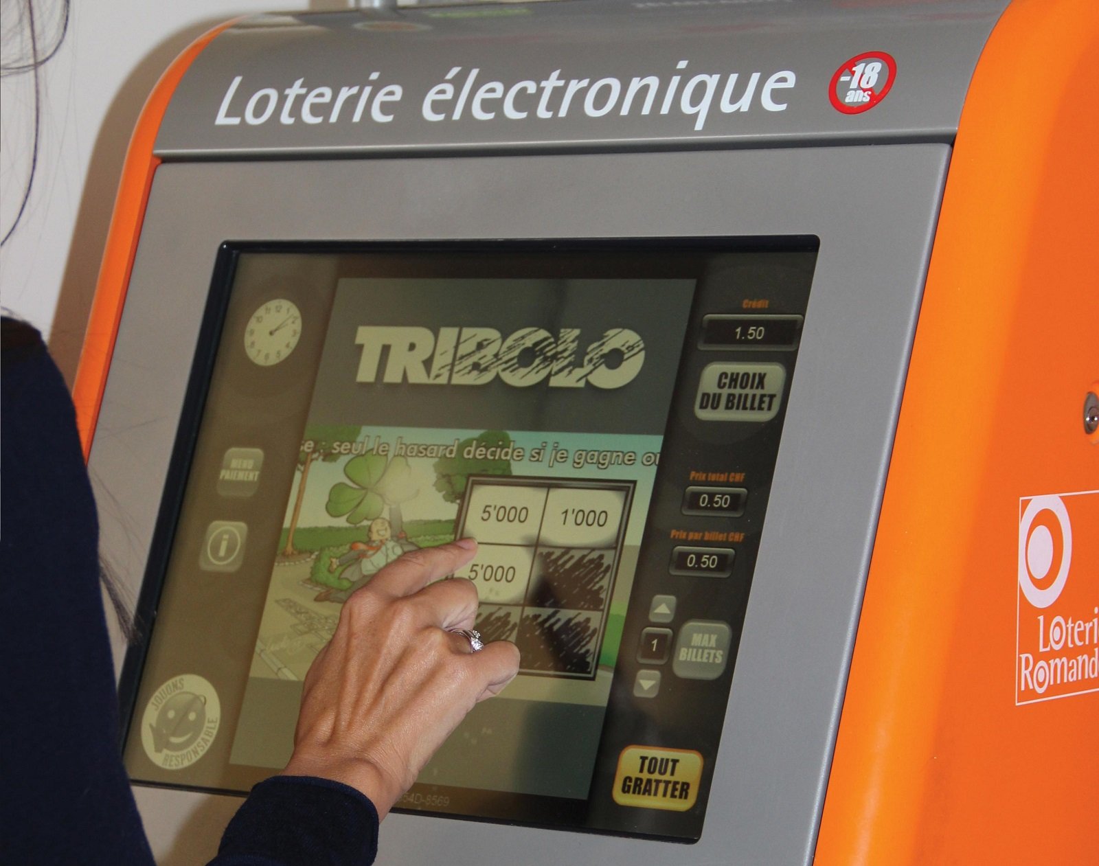 Loterie électronique Loterie Romande VLT Lotto-Terminal Bildschirm Hand