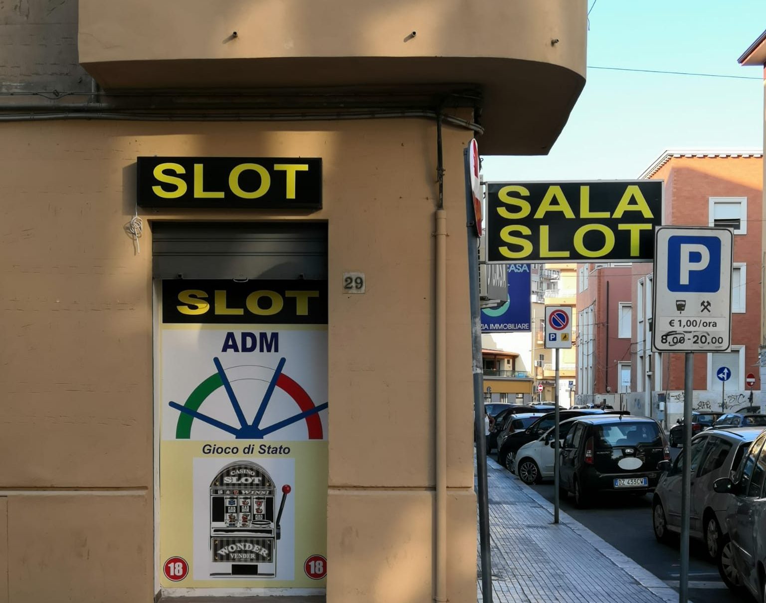 Sala Slot Italien Straßenecke