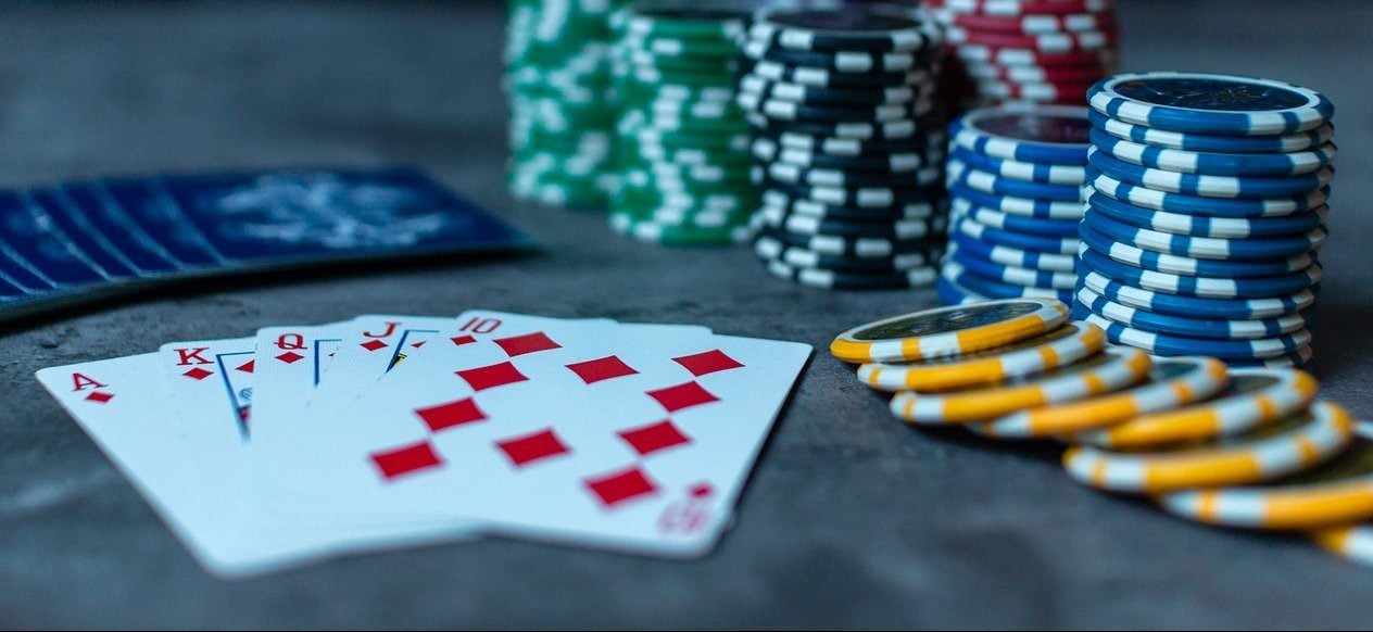 Poker-Karten und Chips