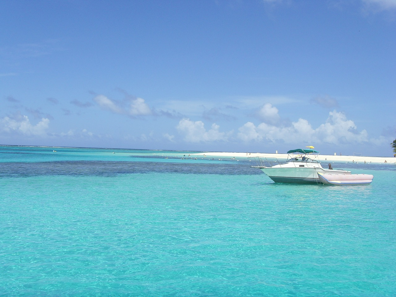 Saipan Strand||Imperial Palace Front|Best Sunshine Logo