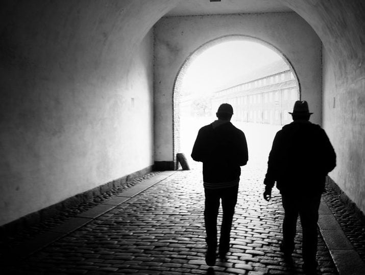 Silhouetten Mafia|Wien Skyline|Händeschütteln