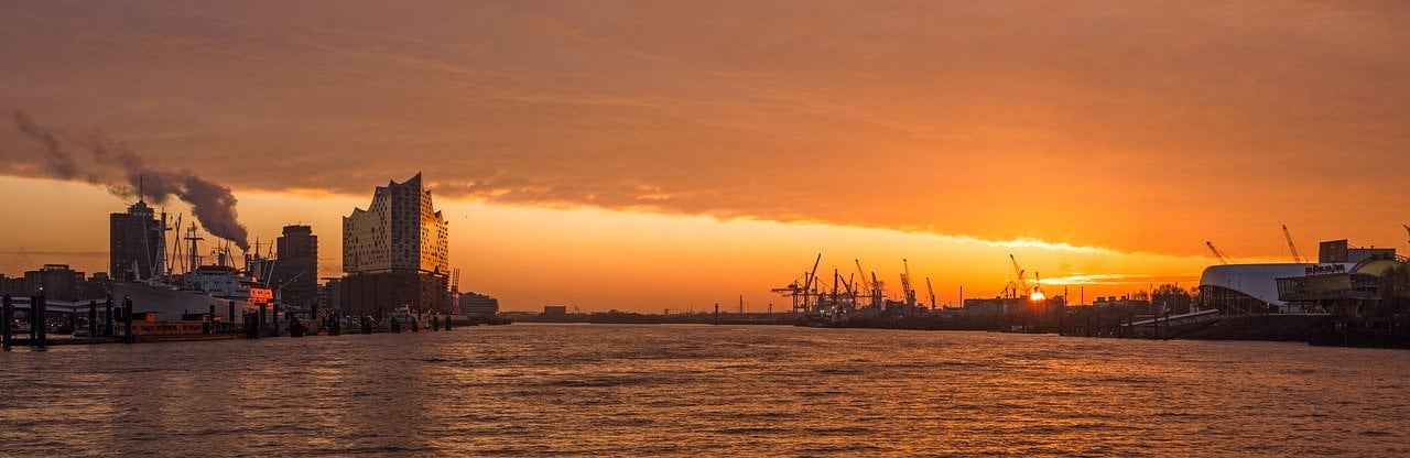 Hamburg im Sonnenuntergang