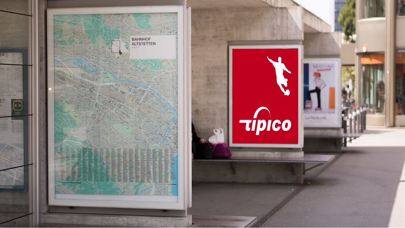 Logo Tipico, Straße, Werbetafeln