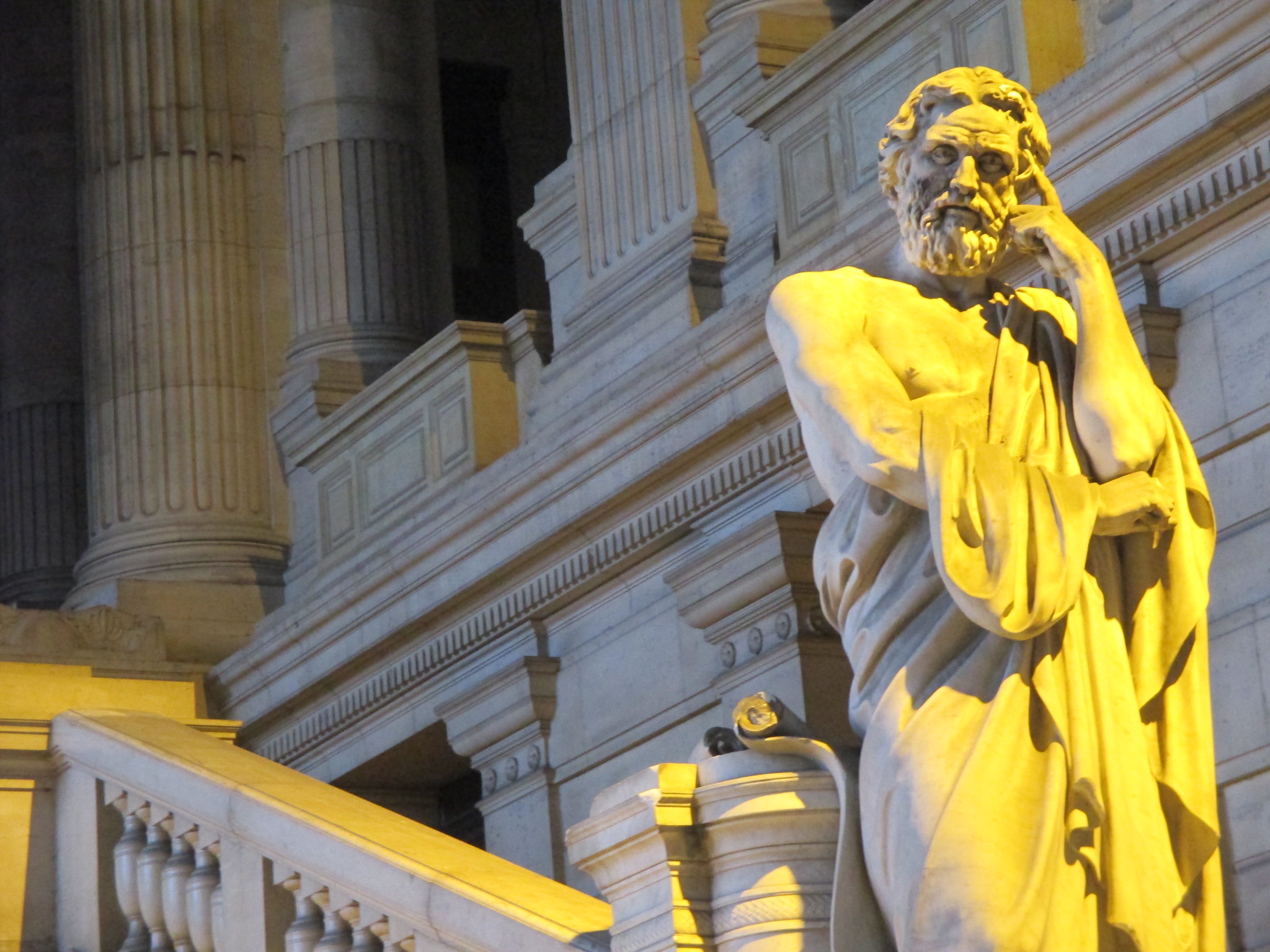 Statue des Lycurgus, Gesetzgeber von Sparta, vor dem Gerichtshof in Brüssel Belgien