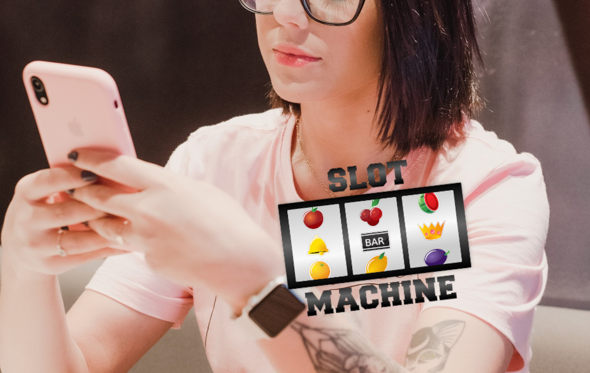 Frau am Handy, Slot Machine